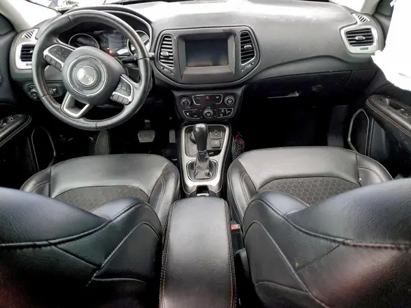 3C4NJDBB6KT647386 2019 JEEP COMPASS - Image 8