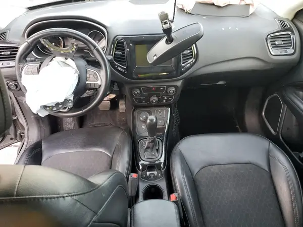 3C4NJDBB6KT648280 2019 JEEP COMPASS - Image 8