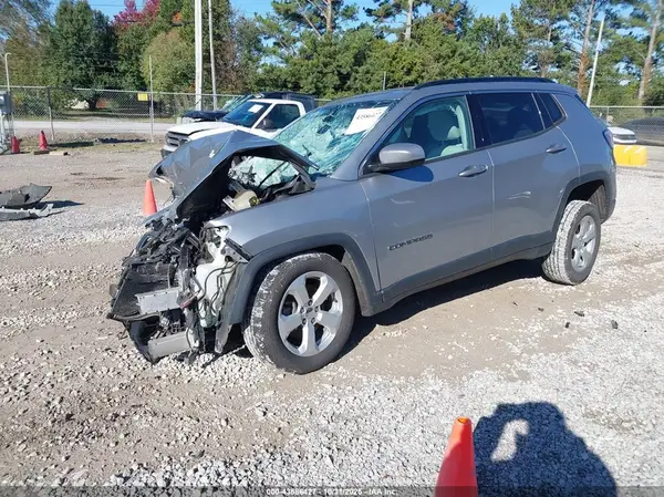 3C4NJDBB6KT671879 2019 JEEP COMPASS - Image 2