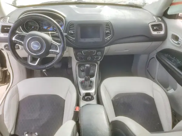 3C4NJDBB6KT695390 2019 JEEP COMPASS - Image 8