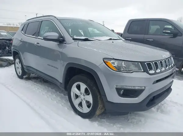 3C4NJDBB6KT696751 2019 JEEP COMPASS - Image 1
