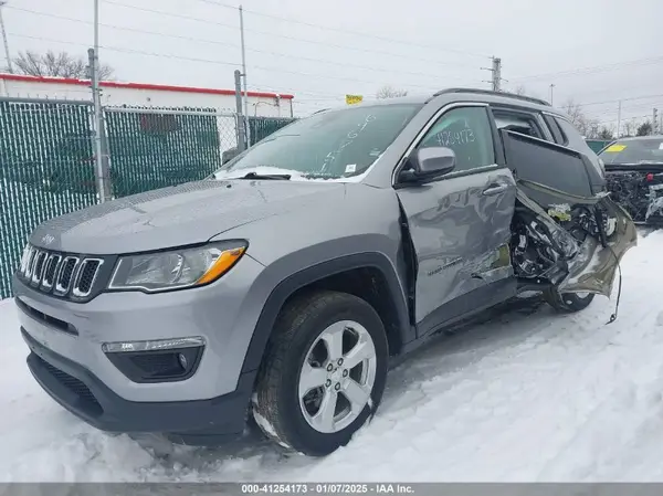 3C4NJDBB6KT696751 2019 JEEP COMPASS - Image 2