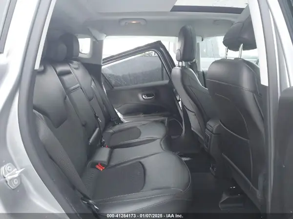 3C4NJDBB6KT696751 2019 JEEP COMPASS - Image 8