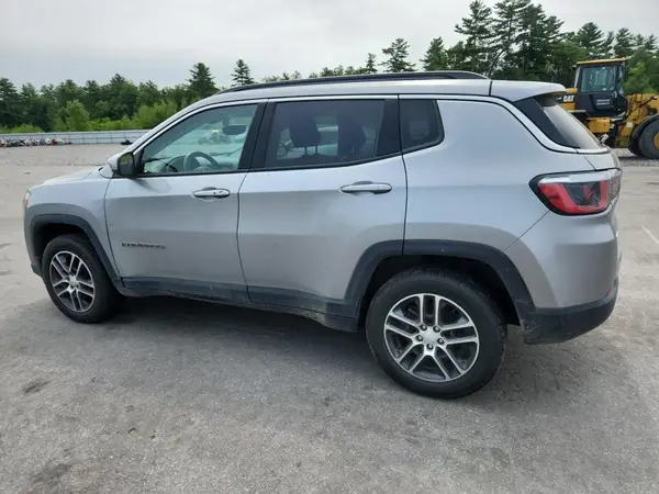 3C4NJDBB6KT713855 2019 JEEP COMPASS - Image 2