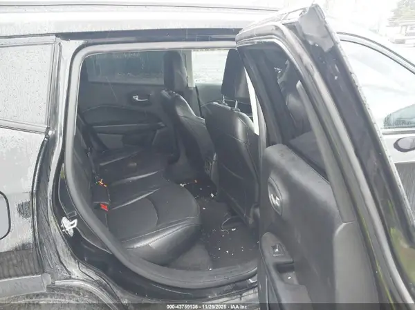3C4NJDBB6KT723866 2019 JEEP COMPASS - Image 8