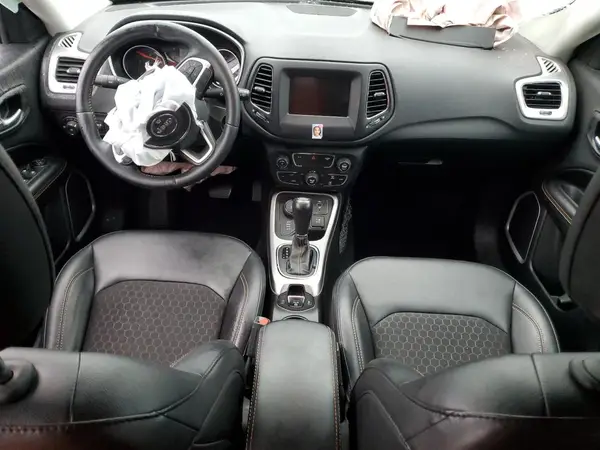 3C4NJDBB6KT754910 2019 JEEP COMPASS - Image 8