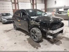 3C4NJDBB6KT768564 2019 JEEP COMPASS