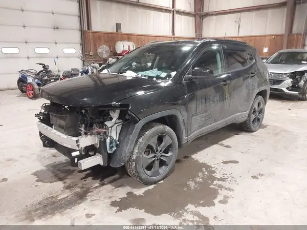 3C4NJDBB6KT768564 2019 JEEP COMPASS - Image 2