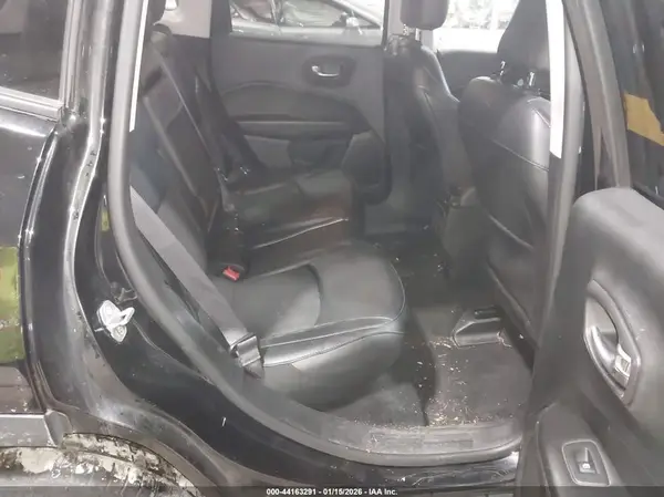 3C4NJDBB6KT768564 2019 JEEP COMPASS - Image 8