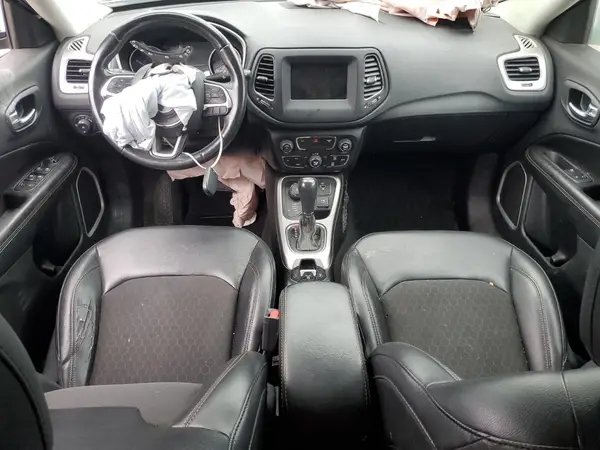 3C4NJDBB6KT792296 2019 JEEP COMPASS - Image 8