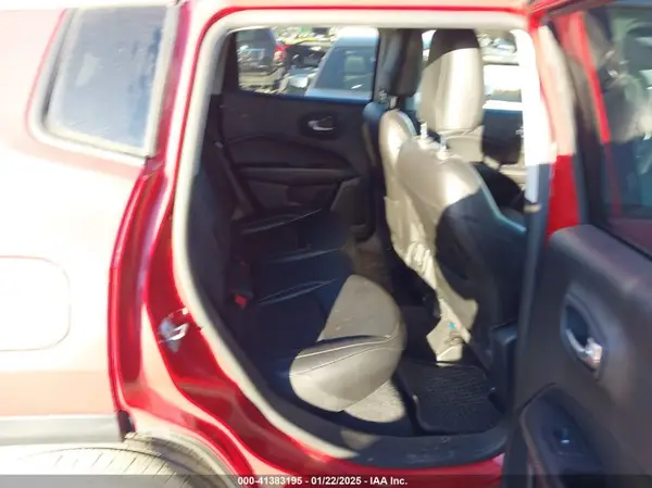 3C4NJDBB6KT803152 2019 JEEP COMPASS - Image 8