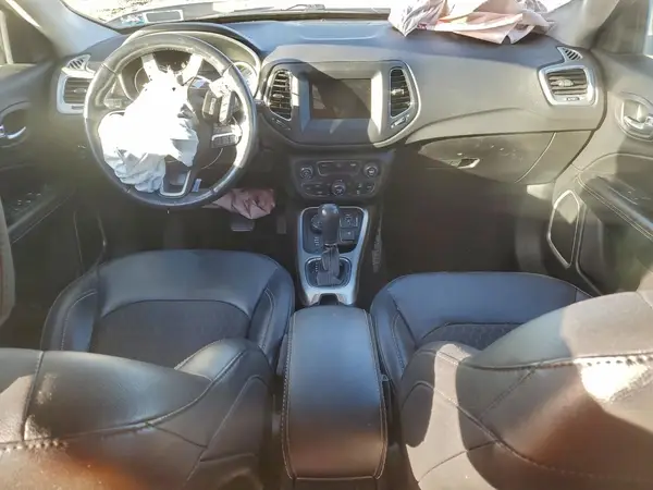 3C4NJDBB6KT827967 2019 JEEP COMPASS - Image 8
