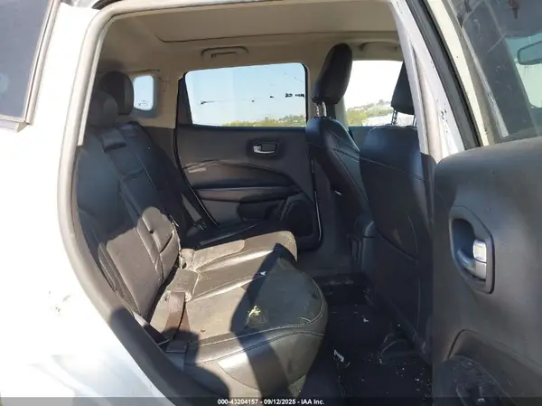 3C4NJDBB6KT828780 2019 JEEP COMPASS - Image 8