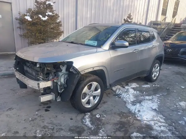 3C4NJDBB6KT839388 2019 JEEP COMPASS - Image 2