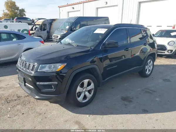 3C4NJDBB6KT840377 2019 JEEP COMPASS - Image 2