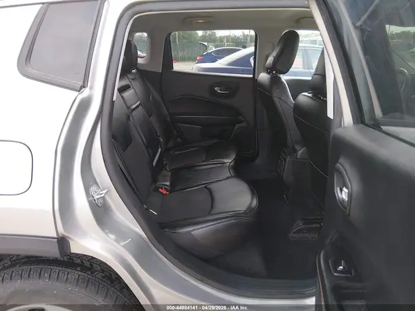 3C4NJDBB6KT846518 2019 JEEP COMPASS - Image 8