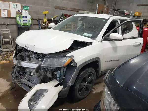 3C4NJDBB6LT100538 2020 JEEP COMPASS - Image 2