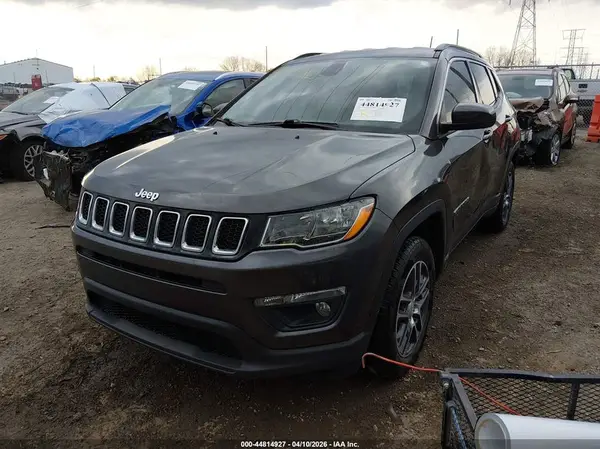 3C4NJDBB6LT139422 2020 JEEP COMPASS - Image 2