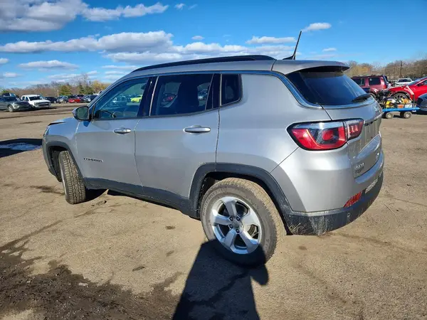 3C4NJDBB6LT204706 2020 JEEP COMPASS - Image 2