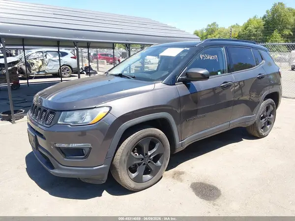 3C4NJDBB6LT205127 2020 JEEP COMPASS - Image 2