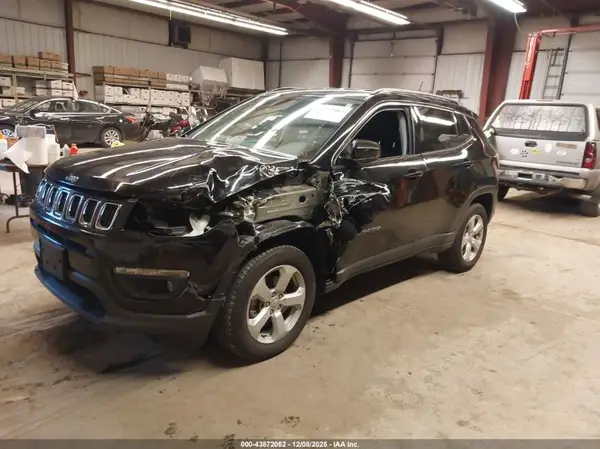 3C4NJDBB6MT501721 2021 JEEP COMPASS - Image 2