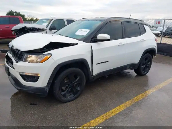 3C4NJDBB6MT526117 2021 JEEP COMPASS - Image 2