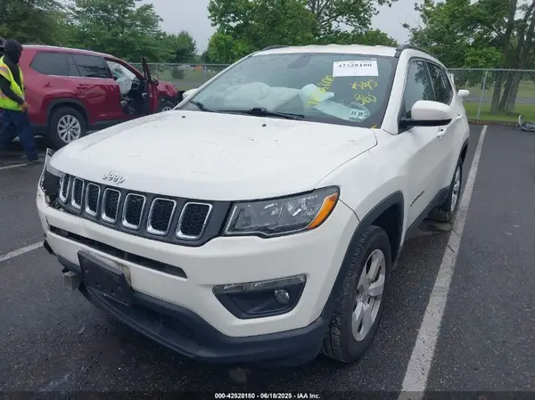 3C4NJDBB6MT537568 2021 JEEP COMPASS - Image 2