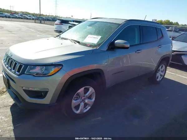 3C4NJDBB6MT601575 2021 JEEP COMPASS - Image 2