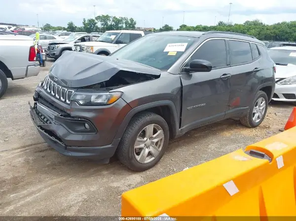 3C4NJDBB6NT106939 2022 JEEP COMPASS - Image 2