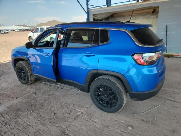 3C4NJDBB6NT110831 2022 JEEP COMPASS - Image 2