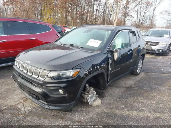 3C4NJDBB6NT120663 2022 JEEP COMPASS - Image 2