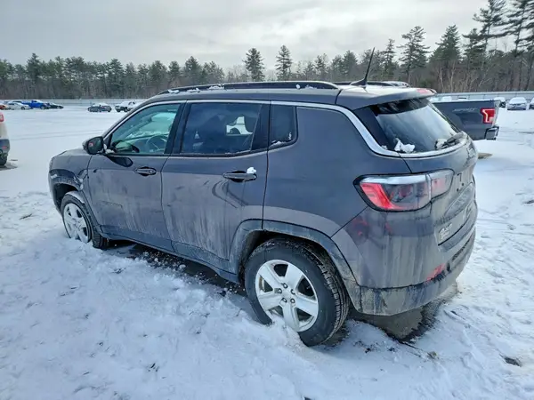 3C4NJDBB6NT134692 2022 JEEP COMPASS - Image 2
