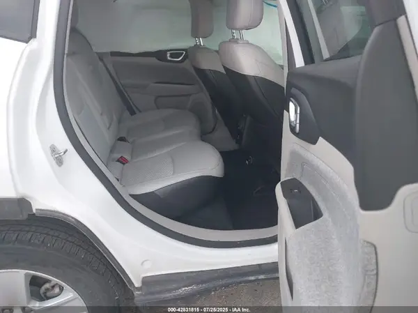 3C4NJDBB6NT156577 2022 JEEP COMPASS - Image 8