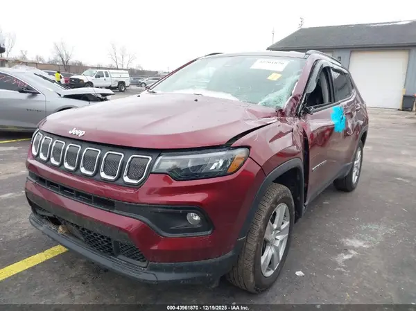 3C4NJDBB6NT170740 2022 JEEP COMPASS - Image 2