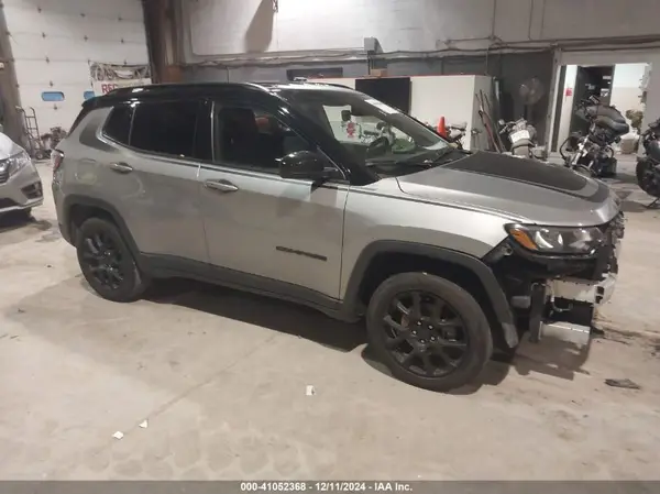 3C4NJDBB6NT197114 2022 JEEP COMPASS - Image 1