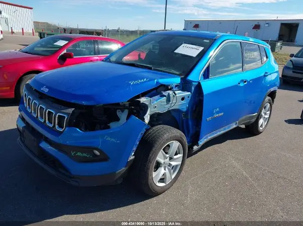 3C4NJDBB6NT204255 2022 JEEP COMPASS - Image 2
