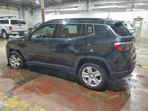 3C4NJDBB6NT215272 2022 JEEP COMPASS - Image 2