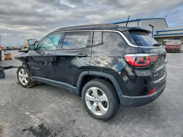 3C4NJDBB7HT665632 2017 JEEP COMPASS - Image 2