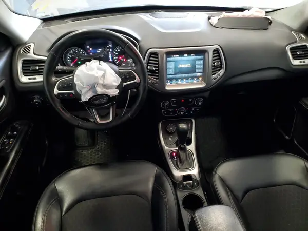 3C4NJDBB7HT666120 2017 JEEP COMPASS - Image 8