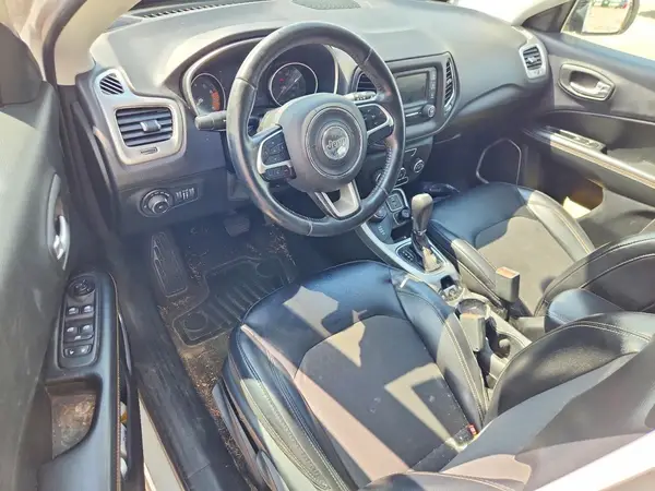3C4NJDBB7HT679580 2017 JEEP COMPASS - Image 8