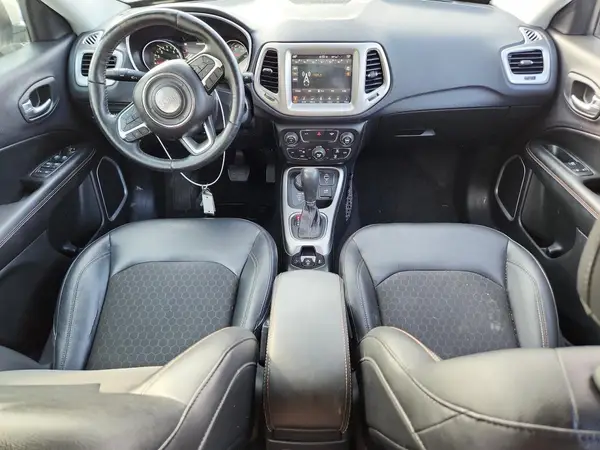 3C4NJDBB7HT688733 2017 JEEP COMPASS - Image 8