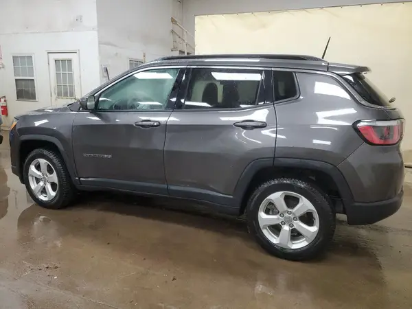 3C4NJDBB7HT692586 2017 JEEP COMPASS - Image 2