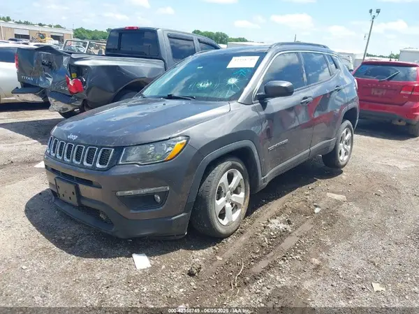 3C4NJDBB7JT103901 2018 JEEP COMPASS - Image 2