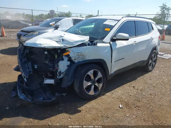 3C4NJDBB7JT104286 2018 JEEP COMPASS - Image 2