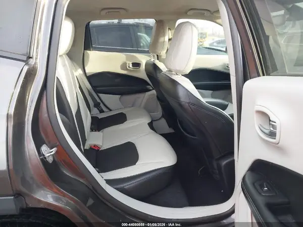 3C4NJDBB7JT114395 2018 JEEP COMPASS - Image 8