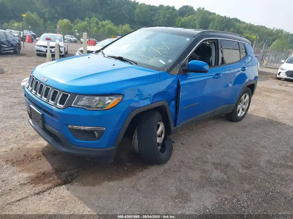 3C4NJDBB7JT116566 2018 JEEP COMPASS - Image 2