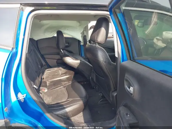 3C4NJDBB7JT116566 2018 JEEP COMPASS - Image 8