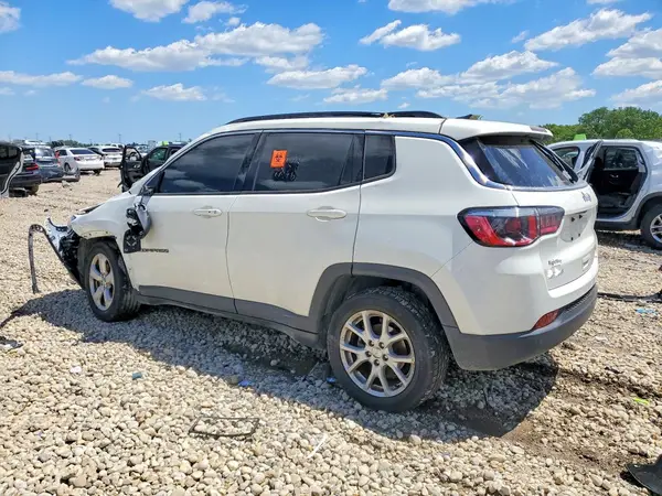 3C4NJDBB7JT117409 2018 JEEP COMPASS - Image 2