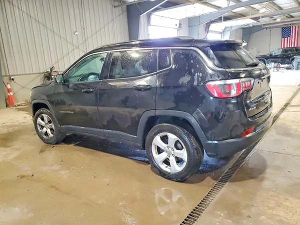3C4NJDBB7JT138695 2018 JEEP COMPASS - Image 2