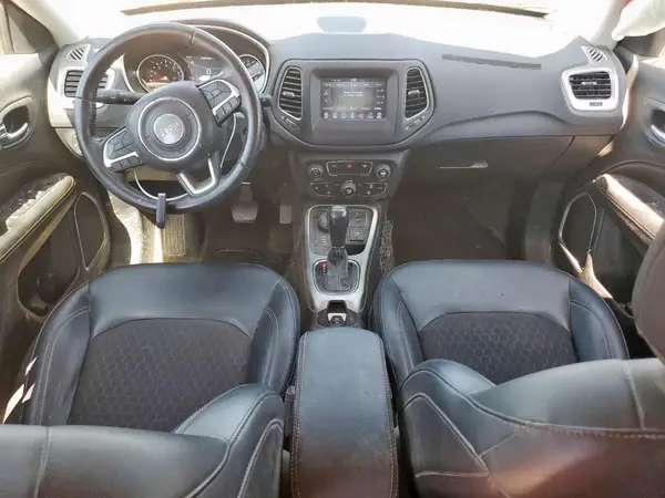 3C4NJDBB7JT138969 2018 JEEP COMPASS - Image 8